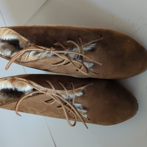 Leila Stone rabbit fur lined brown suede Vegan tan lace up heeled boots. Size 8 - Picture 5 of 9
